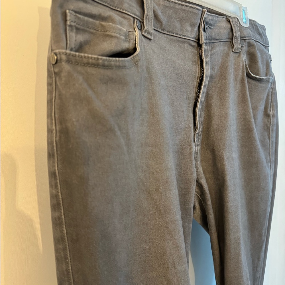 Gray Jeans - Picture 2 of 4